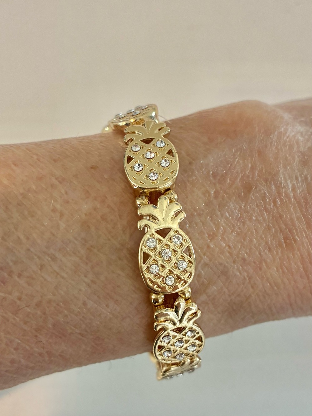 Gold Pineapple Crystal Link Bracelet - Women Jewelry. Stretch Bracelet